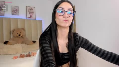 Snapshot of barbie_ev chatting on 28, 10, 2025 Barbara online show from 28, 10, 2025