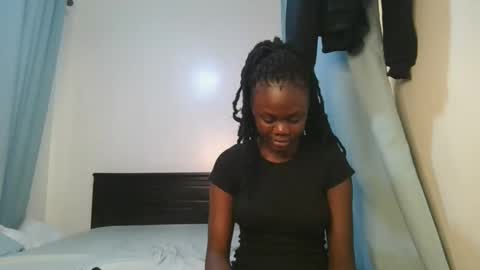 Snapshot of barbie_queen2 chatting on 13, 1, 2026 queen online show from 13, 1, 2026