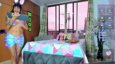Snapshot of barbiefoxx chatting on 14, 10, 2025 Barbiefoxx online show from 14, 10, 2025