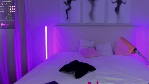 Snapshot of barbielina_ chatting on 2, 2, 2025 Emma online show from 2, 2, 2025