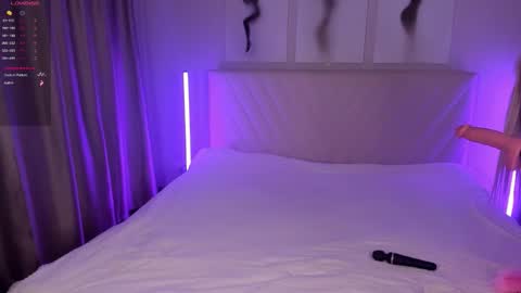 Snapshot of barbielina_ chatting on 8, 9, 2025 Emma online show from 8, 9, 2025
