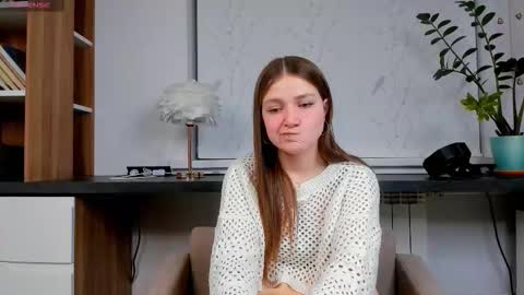 Snapshot of barrieyounkers chatting on 2, 12, 2025 Elise online show from 2, 12, 2025