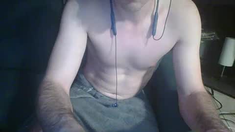 Snapshot of bassplayingbaby124 chatting on 28, 1, 2025 bassplayingbaby124 online show from 28, 1, 2025