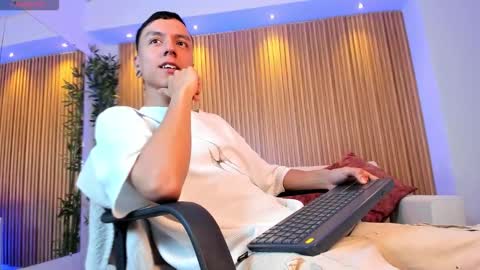 Snapshot of basthiianxxx chatting on 3, 12, 2025 Basthiian online show from 3, 12, 2025