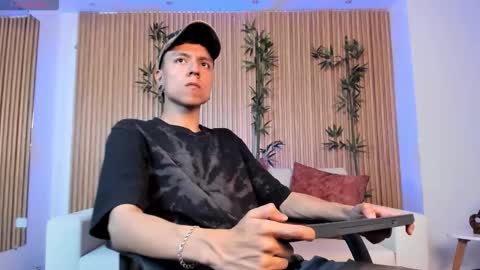 Snapshot of basthiianxxx chatting on 16, 12, 2025 Basthiian online show from 16, 12, 2025