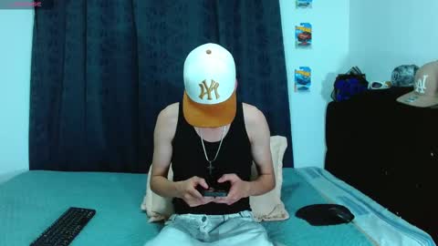 Snapshot of bastiaan_28 chatting on 8, 11, 2025 Bastian online show from 8, 11, 2025