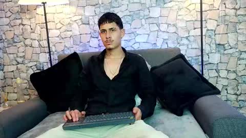 Snapshot of bastiaan_28 chatting on 16, 11, 2025 Bastian online show from 16, 11, 2025