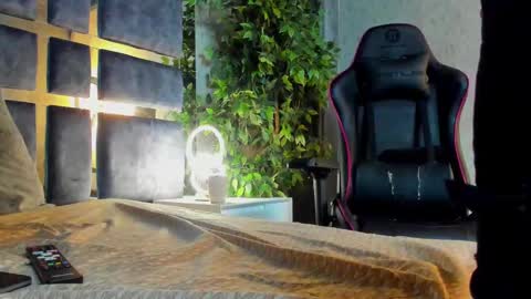 Snapshot of bastian_franco01 chatting on 2, 11, 2025 Bastian Independent Model online show from 2, 11, 2025