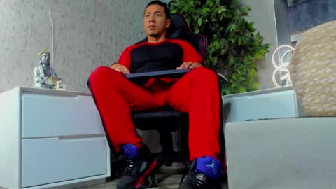 Snapshot of bastian_franco01 chatting on 3, 12, 2025 Bastian Independent Model online show from 3, 12, 2025