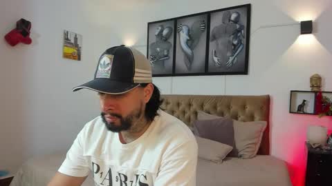 Snapshot of bastian_jones1 chatting on 15, 12, 2025 bastian_jones1 online show from 15, 12, 2025