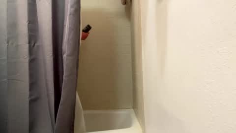 Snapshot of bathingcat chatting on 6, 1, 2025 bathingcat online show from 6, 1, 2025