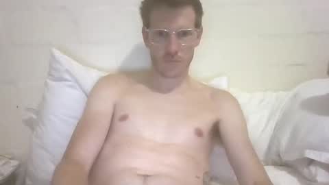 Snapshot of battyb1 chatting on 9, 11, 2025 battyb1 online show from 9, 11, 2025