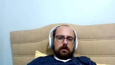 Snapshot of bayto chatting on 10, 10, 2025 bayto online show from 10, 10, 2025