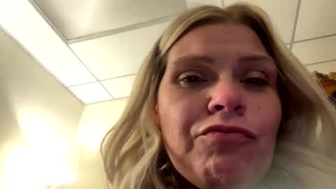 Snapshot of bayybaee21 chatting on 24, 11, 2025 Baylee online show from 24, 11, 2025