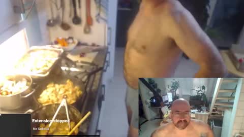 Snapshot of bazzz_8 chatting on 12, 11, 2025 bazzz_8 online show from 12, 11, 2025