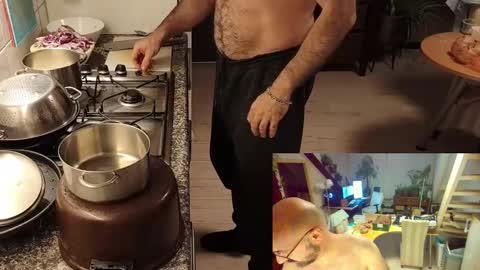 Snapshot of bazzz_8 chatting on 1, 12, 2025 bazzz_8 online show from 1, 12, 2025