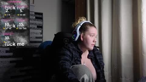 Snapshot of bbbmichigan chatting on 27, 10, 2025 shy-sky online show from 27, 10, 2025