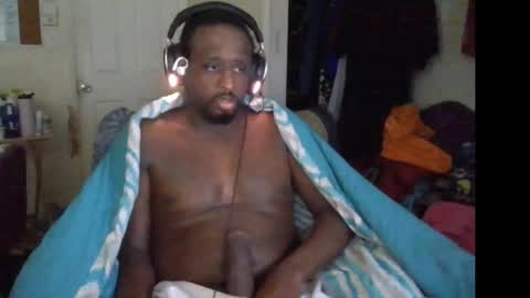 Snapshot of bbc_rocker chatting on 5, 10, 2025 rocker n queen online show from 5, 10, 2025