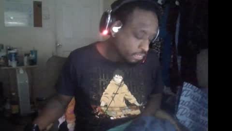 Snapshot of bbc_rocker chatting on 30, 10, 2025 rocker n queen online show from 30, 10, 2025