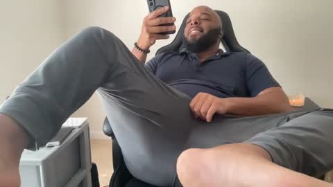 Zaddy online show from 5, 8, 2026