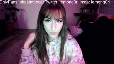 Snapshot of bbshasta chatting on 15, 12, 2025 Shasta online show from 15, 12, 2025