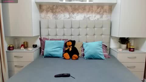 Snapshot of bbylarra chatting on 9, 10, 2025 larra online show from 9, 10, 2025