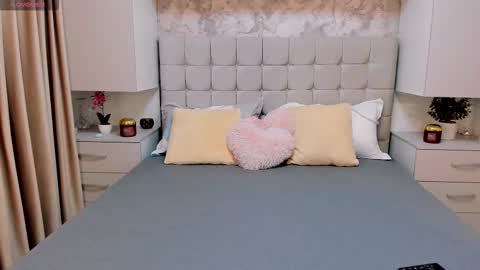 Snapshot of bbylarra chatting on 14, 11, 2025 larra online show from 14, 11, 2025