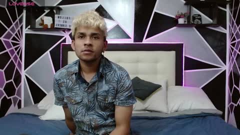 Sara  Juan online show from 3, 2, 2025