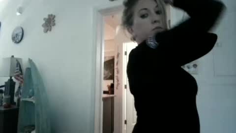 Snapshot of beach_bunny69 chatting on 1, 11, 2025 Emma online show from 1, 11, 2025