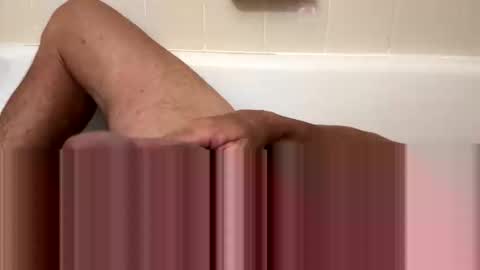 Snapshot of beachguy469 chatting on 19, 11, 2025 BeachGuy online show from 19, 11, 2025