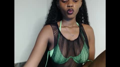 Snapshot of beakimber50 chatting on 25, 10, 2025 beakimber50 online show from 25, 10, 2025