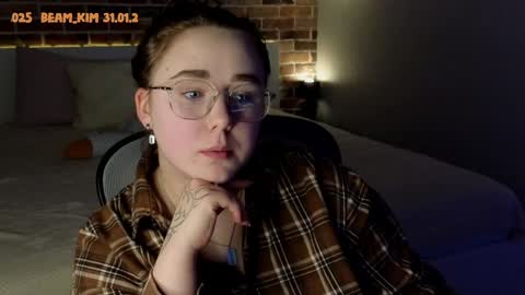 Snapshot of beam_kim chatting on 4, 2, 2025 kim3 INDEPENDENT MODEL online show from 4, 2, 2025