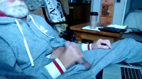 Snapshot of beardbushy chatting on 27, 12, 2024 beardbushy online show from 27, 12, 2024