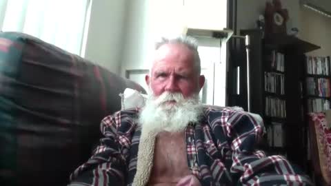 Snapshot of beardbushy chatting on 8, 10, 2025 beardbushy online show from 8, 10, 2025