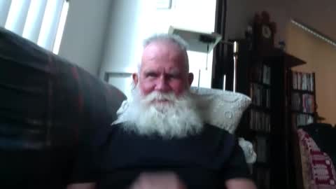 Snapshot of beardbushy chatting on 17, 11, 2025 beardbushy online show from 17, 11, 2025