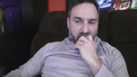 Snapshot of beardedambition chatting on 1, 3, 2025 beardedambition online show from 1, 3, 2025