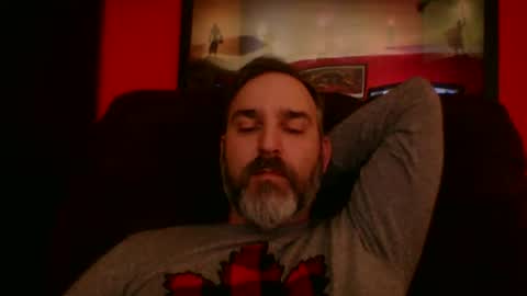 Snapshot of beardedambition chatting on 17, 10, 2025 beardedambition online show from 17, 10, 2025