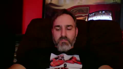 Snapshot of beardedambition chatting on 14, 11, 2025 beardedambition online show from 14, 11, 2025