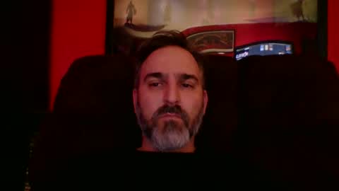 Snapshot of beardedambition chatting on 14, 11, 2025 beardedambition online show from 14, 11, 2025