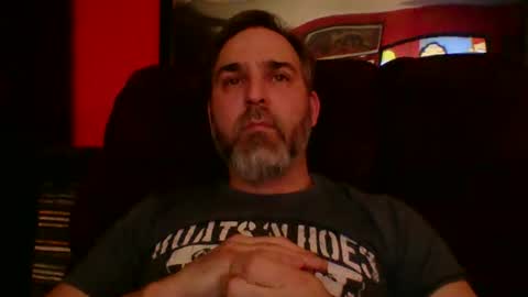 Snapshot of beardedambition chatting on 28, 11, 2025 beardedambition online show from 28, 11, 2025