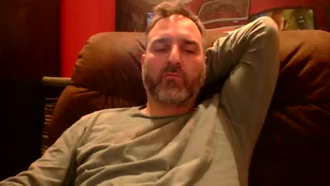 Snapshot of beardedambition chatting on 14, 12, 2025 beardedambition online show from 14, 12, 2025