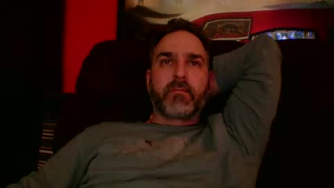 Snapshot of beardedambition chatting on 15, 12, 2025 beardedambition online show from 15, 12, 2025