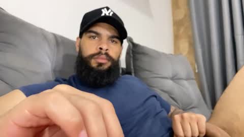 Snapshot of beardmax chatting on 19, 9, 2025 Min online show from 19, 9, 2025