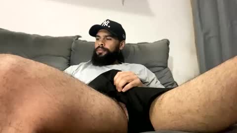 Snapshot of beardmax chatting on 23, 9, 2025 Min online show from 23, 9, 2025