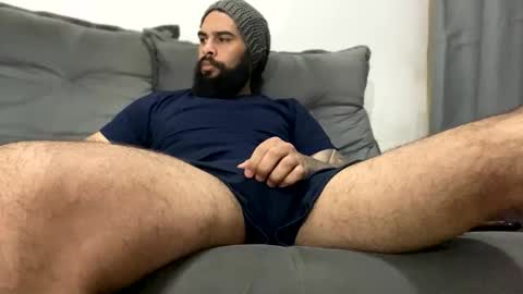 Snapshot of beardmax chatting on 24, 9, 2025 Min online show from 24, 9, 2025