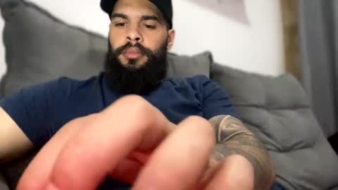 Snapshot of beardmax chatting on 8, 10, 2025 Min online show from 8, 10, 2025