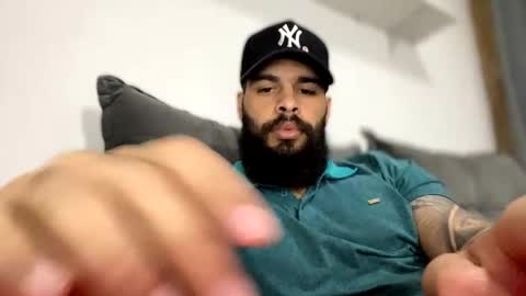 Snapshot of beardmax chatting on 11, 10, 2025 Min online show from 11, 10, 2025