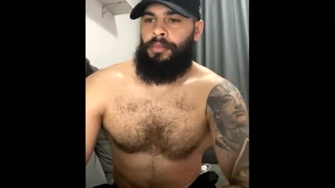 Snapshot of beardmax chatting on 15, 10, 2025 Min online show from 15, 10, 2025