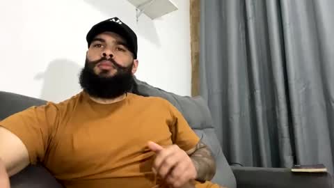 Snapshot of beardmax chatting on 17, 10, 2025 Min online show from 17, 10, 2025