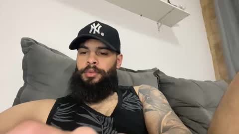 Snapshot of beardmax chatting on 25, 10, 2025 Min online show from 25, 10, 2025